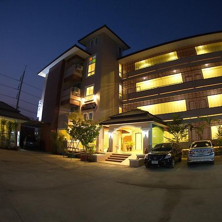 Hotel Baan Sanpoom Phitsanulok Zewnętrze zdjęcie