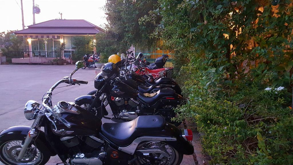 Hotel Baan Sanpoom Phitsanulok Zewnętrze zdjęcie